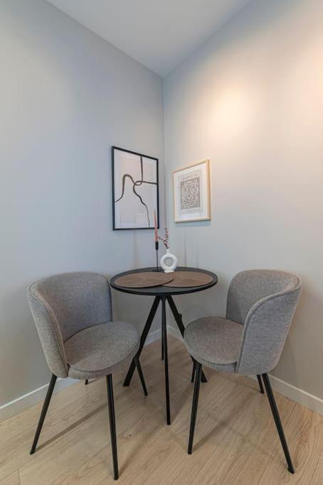 Lovely 1Bd Central Apartment By Hostlovers Kaunas Kültér fotó